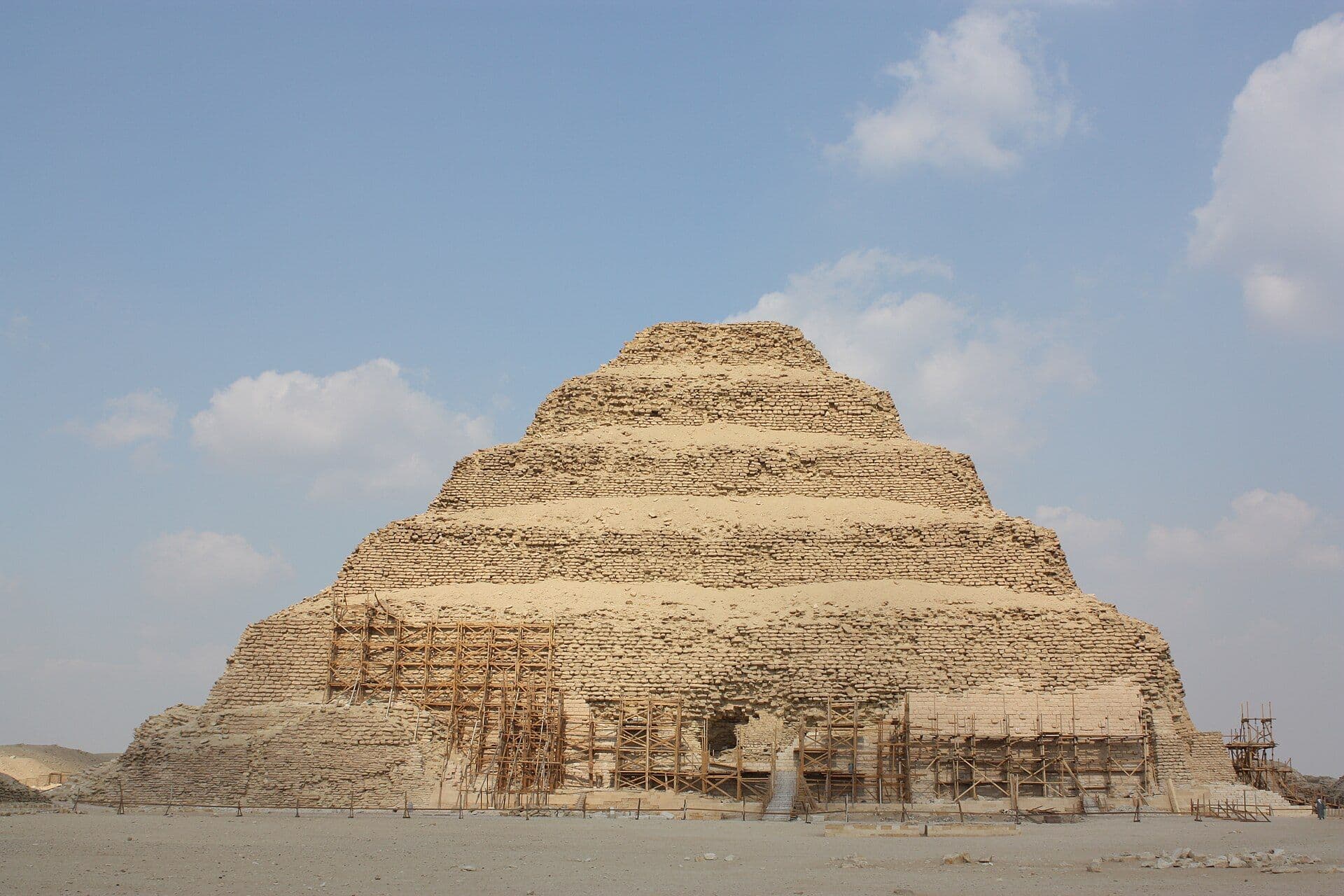 saqqara-step-pyramid.jpg